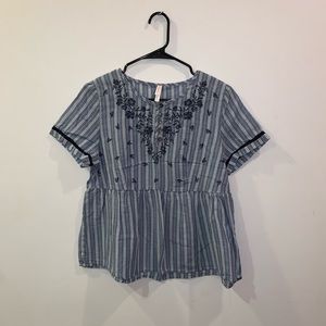 Xhilaration Cropped Top